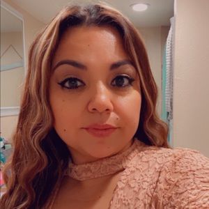 Meet your Posher, Carla